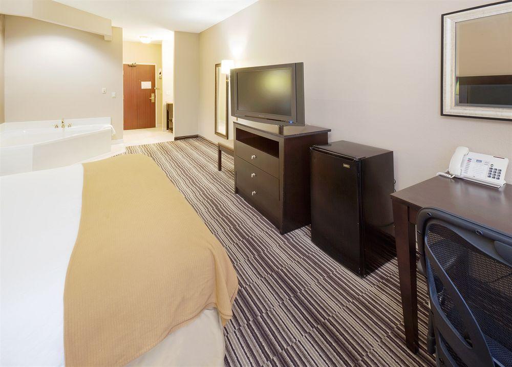 Holiday Inn Express Hotel & Suites Burlington By Ihg Quarto foto