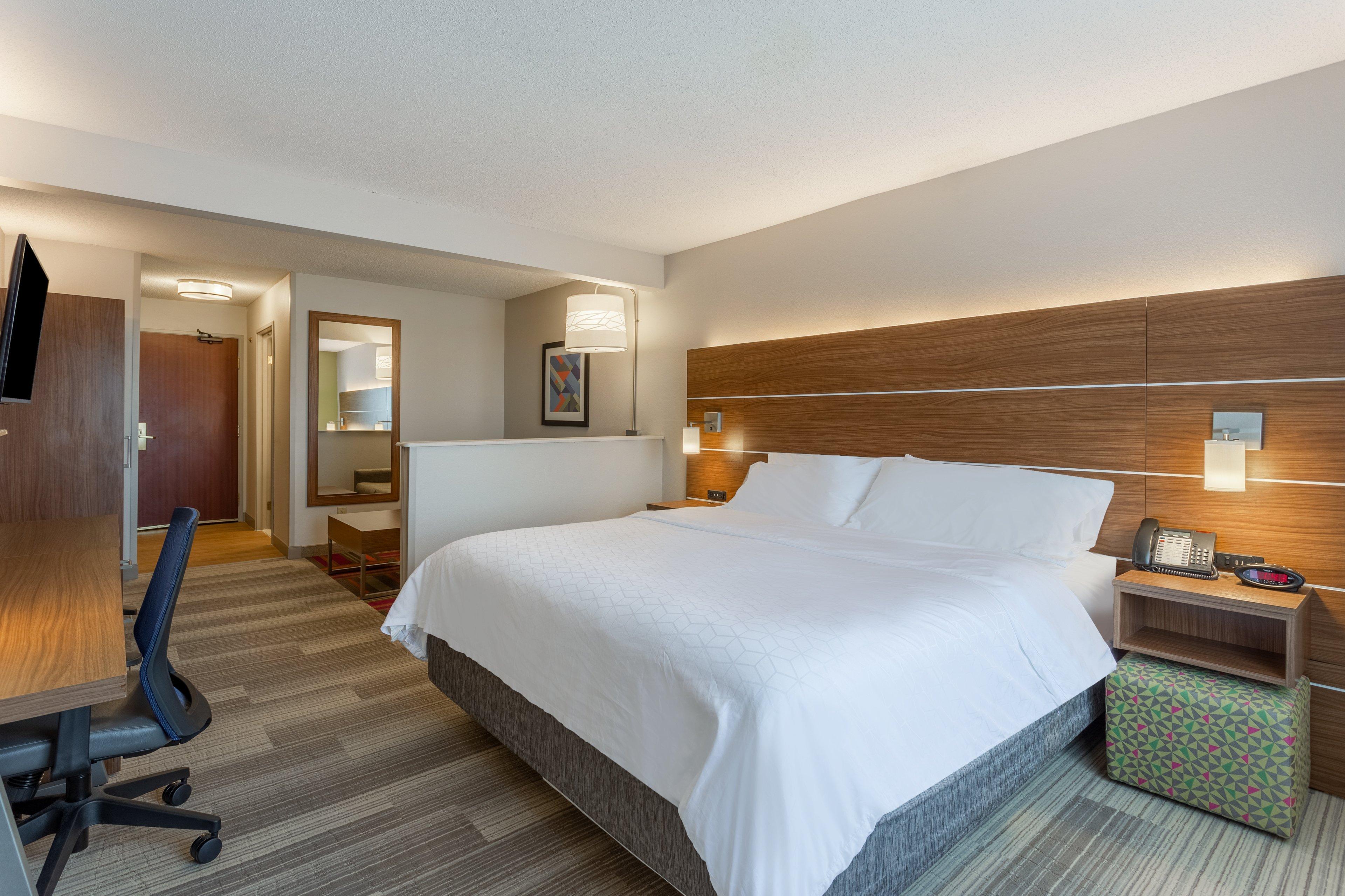 Holiday Inn Express Hotel & Suites Burlington By Ihg Exterior foto