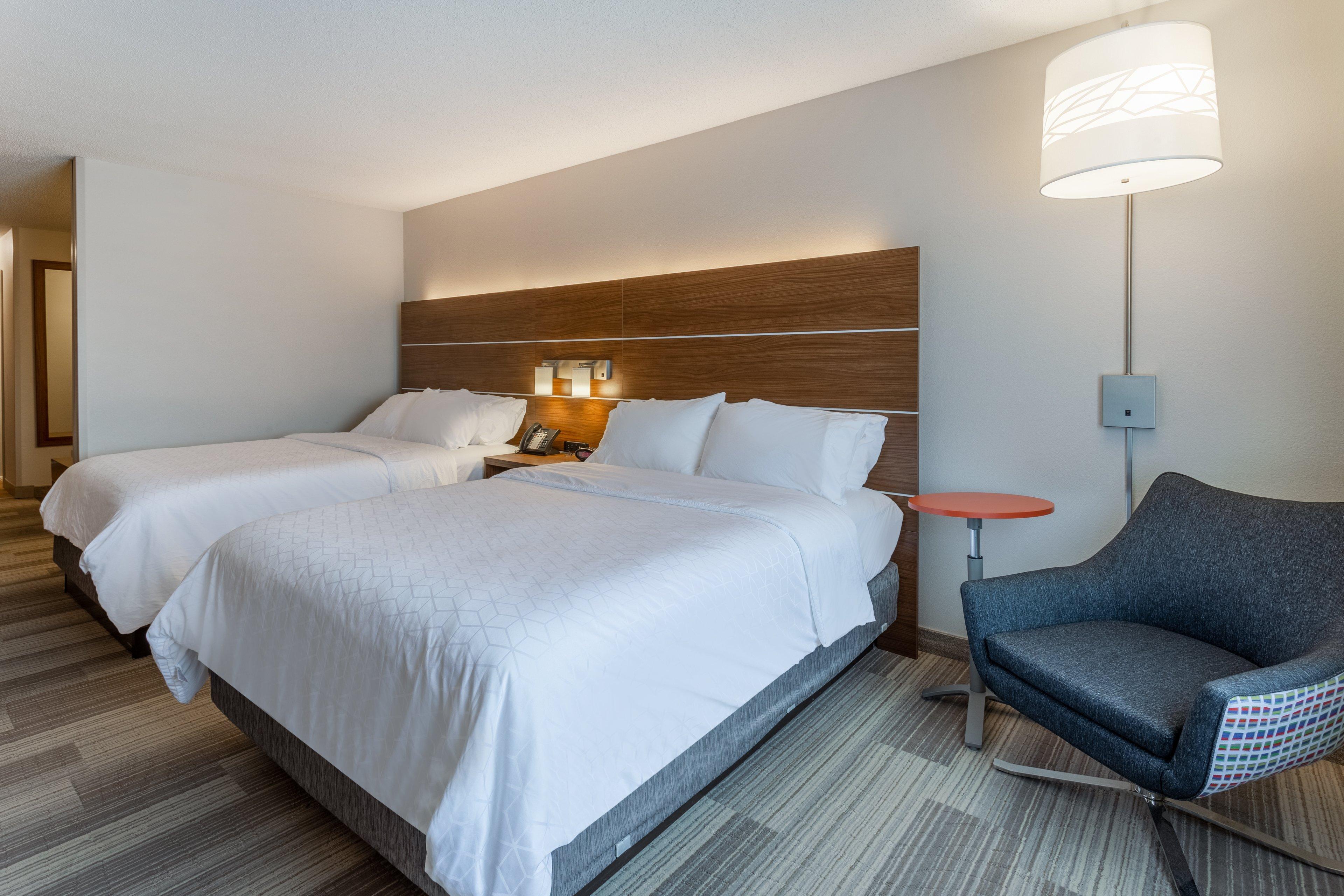 Holiday Inn Express Hotel & Suites Burlington By Ihg Exterior foto