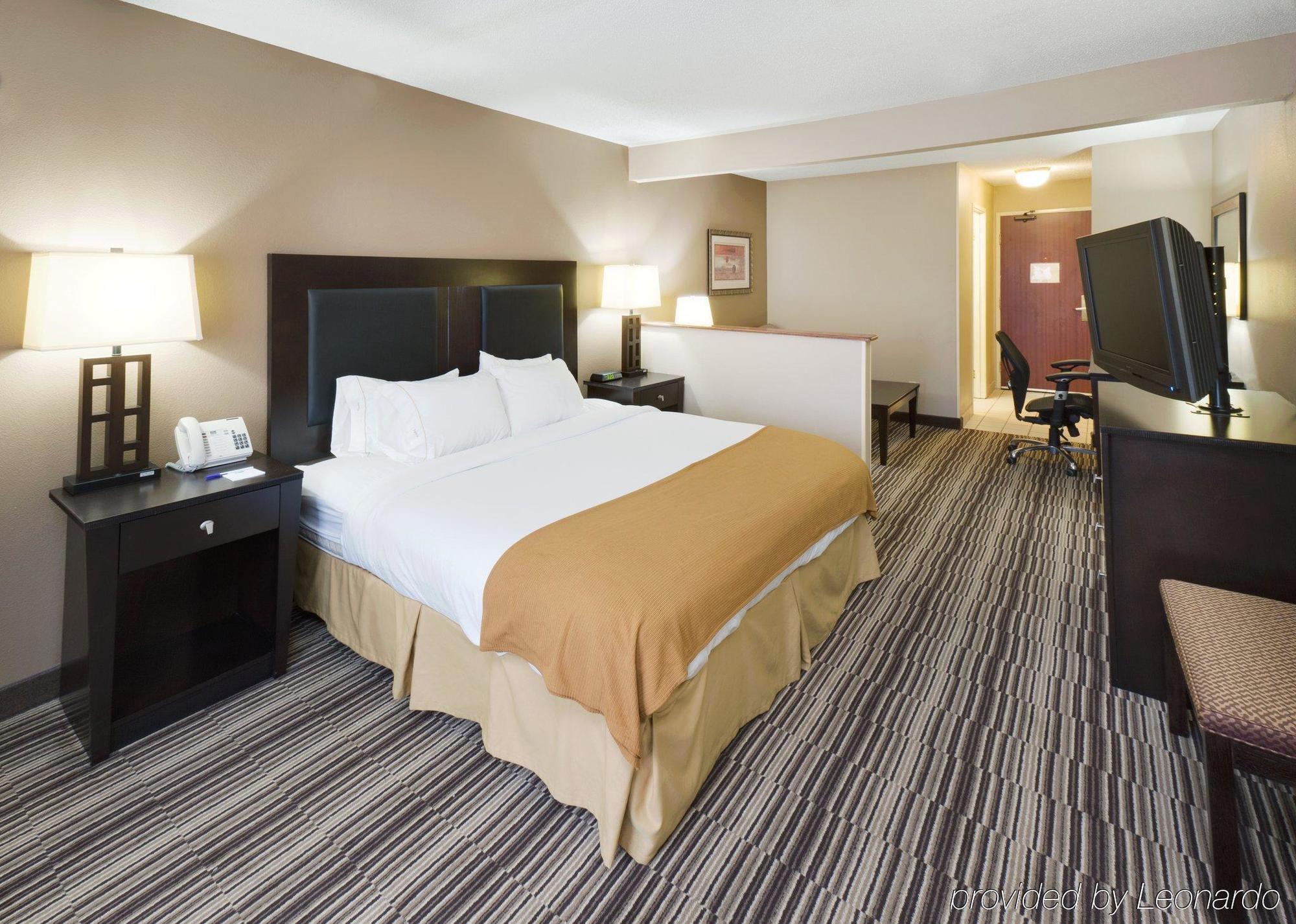 Holiday Inn Express Hotel & Suites Burlington By Ihg Quarto foto